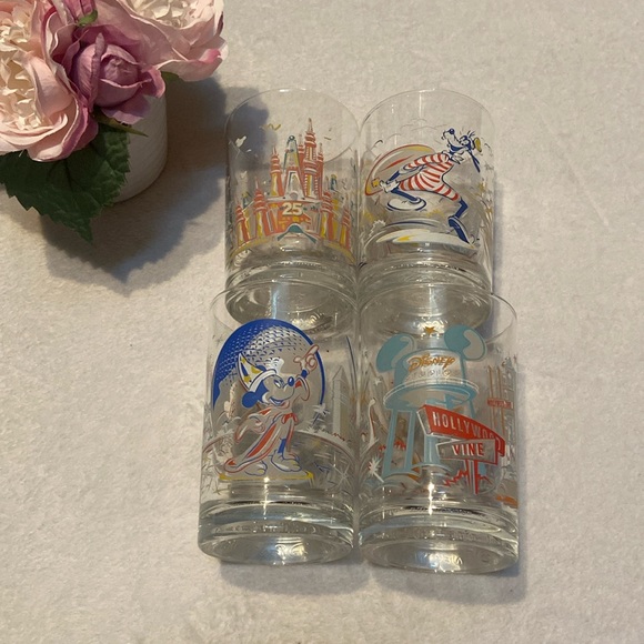 DISNEY McDonalds Set Of 4 Glasses REMEMBER THE MAGIC - Picture 1 of 9